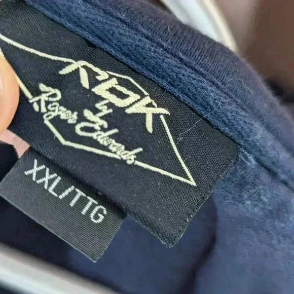 Maple leafs sweater - Picture 4 of 4